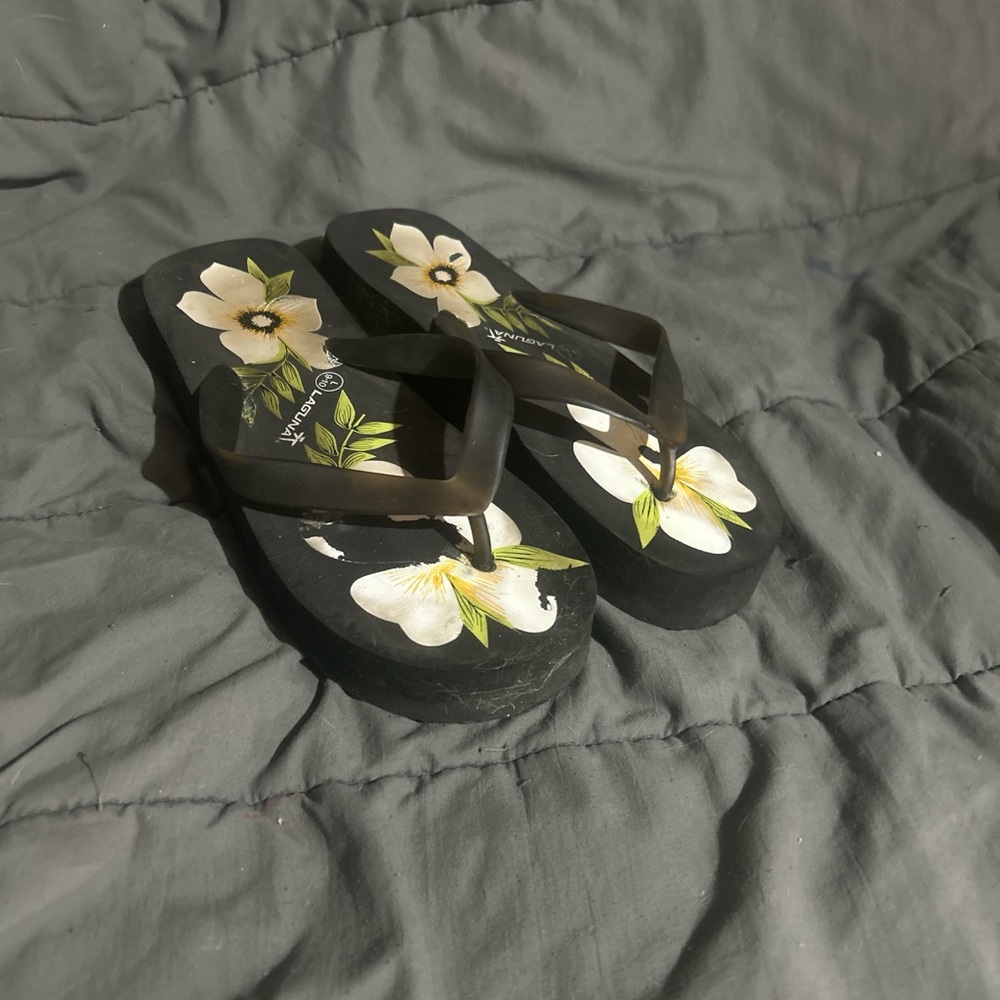 Vintage platform Floral Black Flip Flops